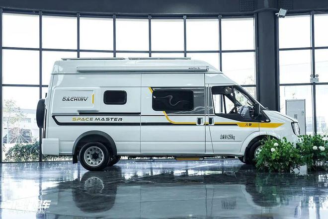 B型房车全能利器大驰房车大腕200F开元棋牌2598万起的“堆料王”!(图3) B型房车全能利器大驰房车大腕200F开元棋牌2598万起的“堆料王”!(图3)