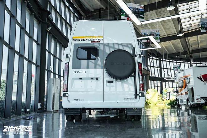 B型房车全能利器大驰房车大腕200F开元棋牌2598万起的“堆料王”!(图5) B型房车全能利器大驰房车大腕200F开元棋牌2598万起的“堆料王”!(图5)